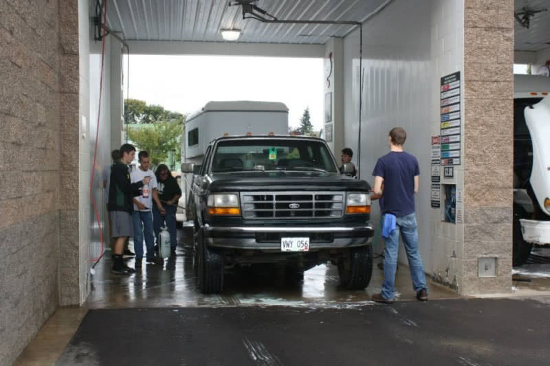 https://thedriveincarwash.com/wp-content/uploads/2021/06/Drive-In-Car-Washing-Hubbard-Oregon-04.jpg