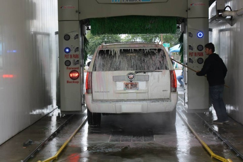 https://thedriveincarwash.com/wp-content/uploads/2021/06/Drive-In-Car-Washing-Hubbard-Oregon-06.jpg